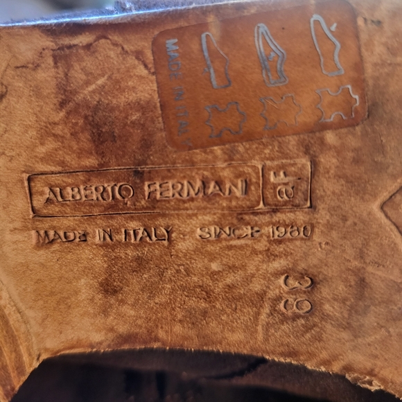 Alberto Fermani Suede Tall Flat Boot in Brown sz 8.5 - Picture 8 of 9